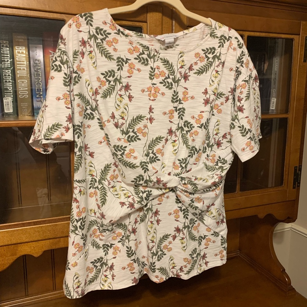 Liz Claiborne Floral/fauna Top